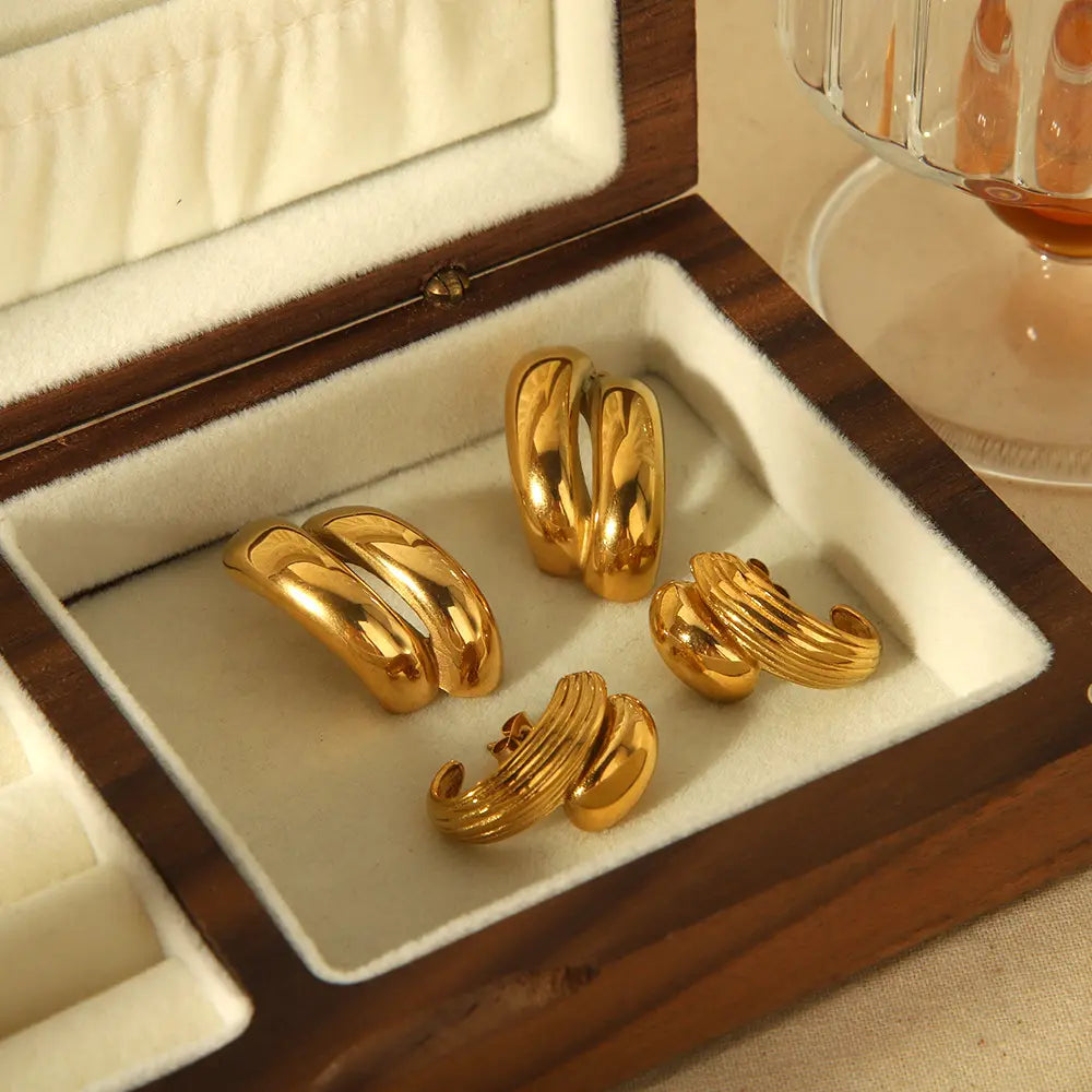 Essential Stripes C-Hoop Studs