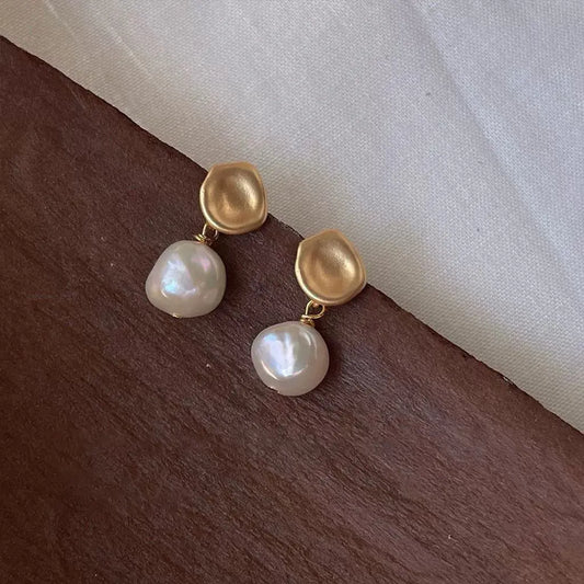 Pearl Essence Gold Earrings