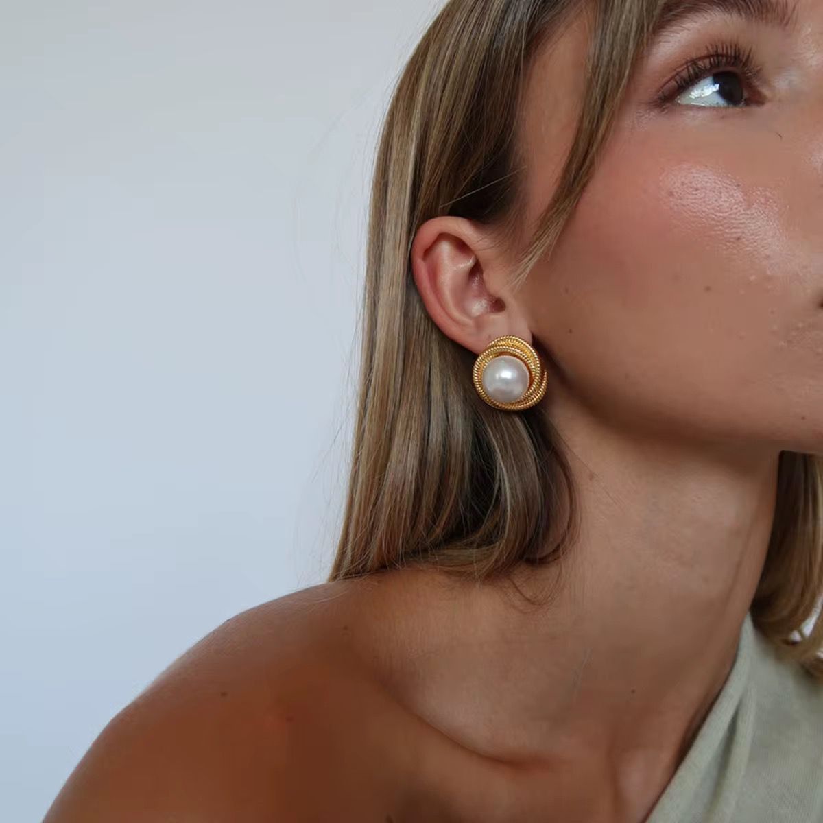 The Vintage Button Studs