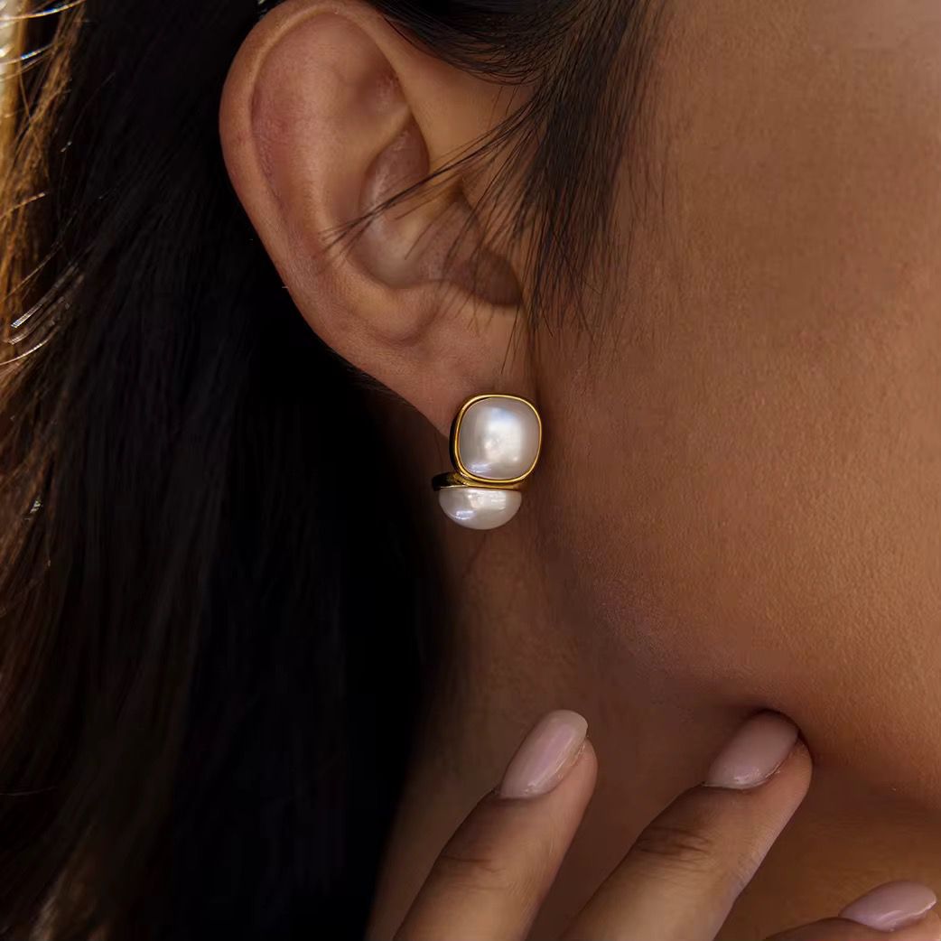 The Pearl Studs