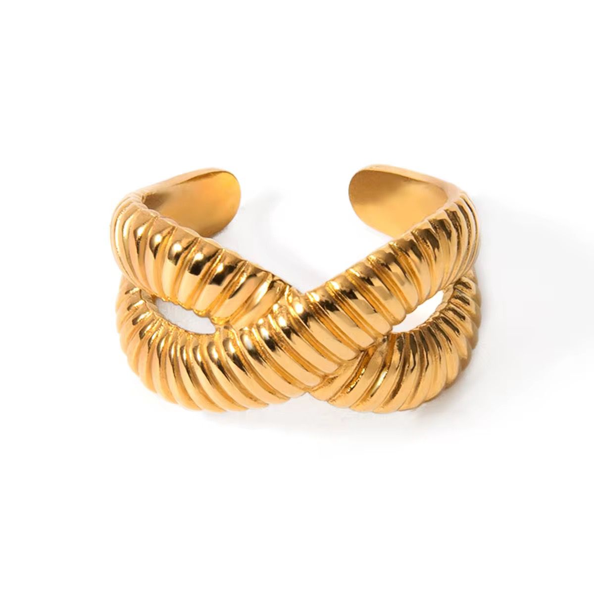 The Ribbed Cross Ring